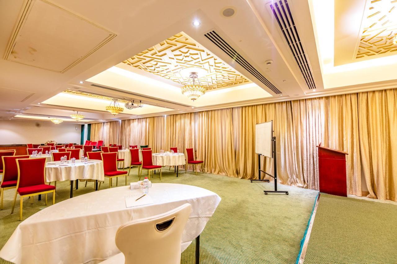 The Platinum Hotel Μουσκάτ Εξωτερικό φωτογραφία